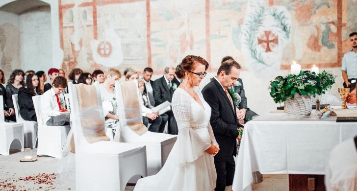 Svatba v kostele Bartuškovi.jpg